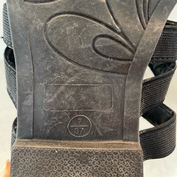 Black Sandals - Picture 4 of 7